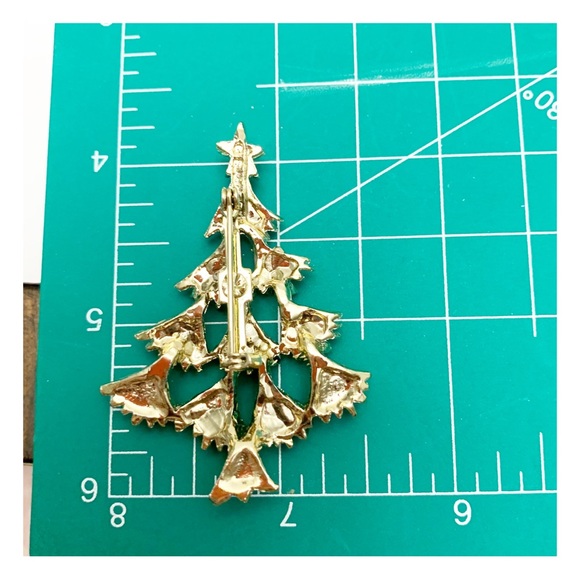 Gerry’s vintage decorated Christmas tree brooch pin gold with green red enamel - Picture 9 of 10